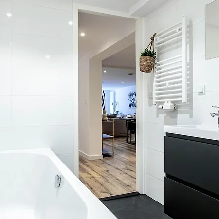 Pearl Of The Cuyp Modern Comfort In De Pijp *